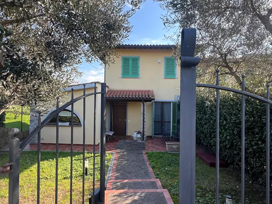Immagine 5 di Villa in vendita  a Montelupo Fiorentino