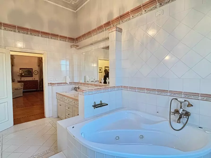 Immagine 24 di Villa in vendita  a Cascina