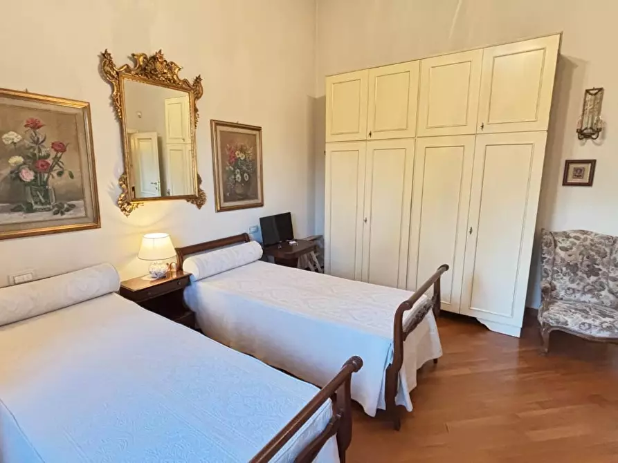 Immagine 21 di Villa in vendita  a Cascina