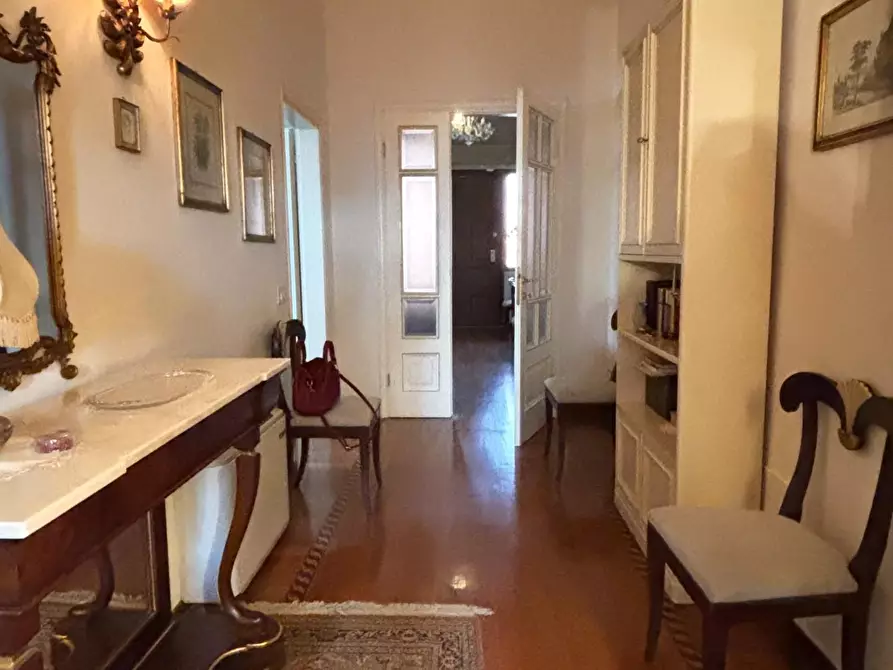 Immagine 16 di Villa in vendita  a Cascina