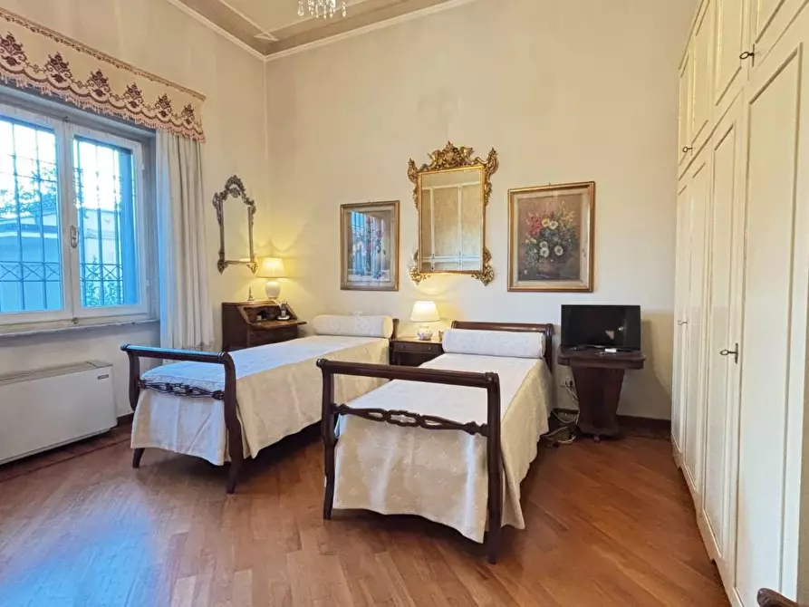 Immagine 20 di Villa in vendita  a Cascina