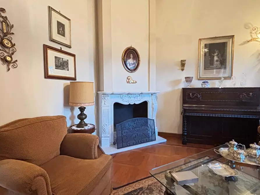 Immagine 4 di Villa in vendita  a Cascina