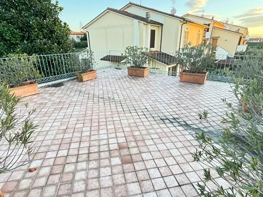 Immagine 34 di Villa in vendita  a Cascina