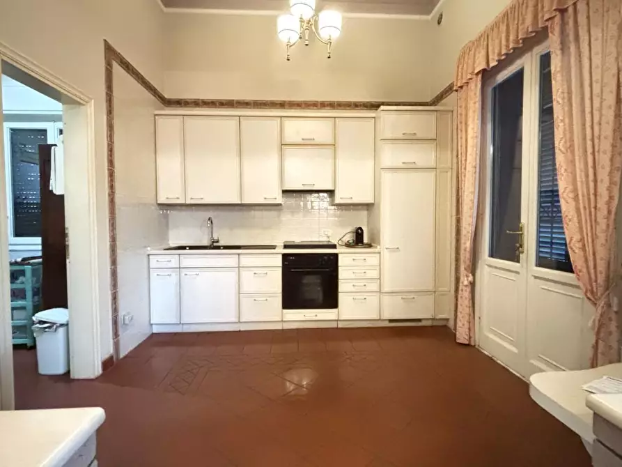 Immagine 14 di Villa in vendita  a Cascina