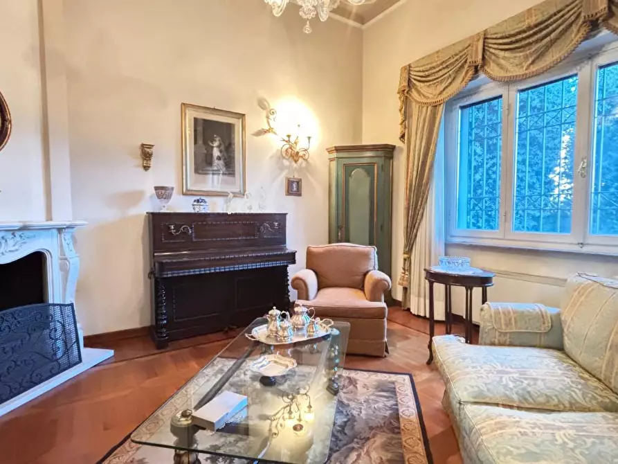 Immagine 3 di Villa in vendita  a Cascina