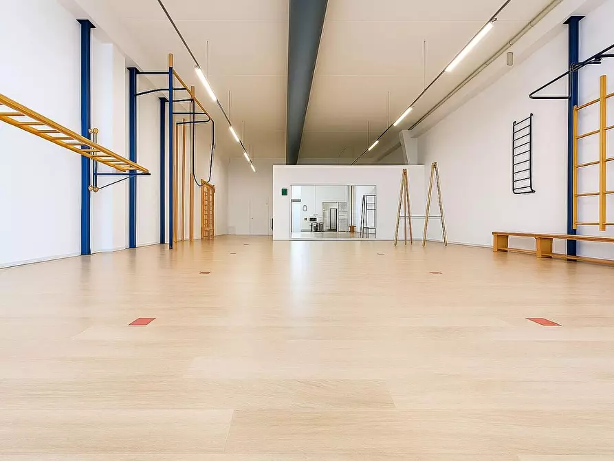 Immagine 2 di Locale commerciale in vendita  a Pontedera