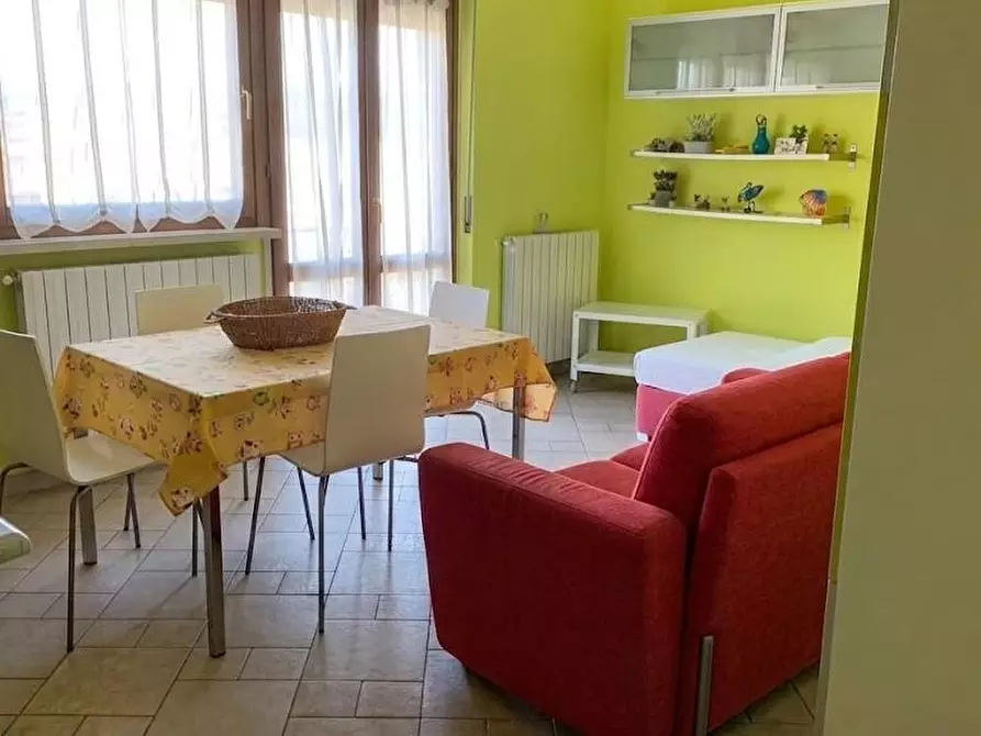 Immagine 2 di Appartamento in affitto  a Camaiore