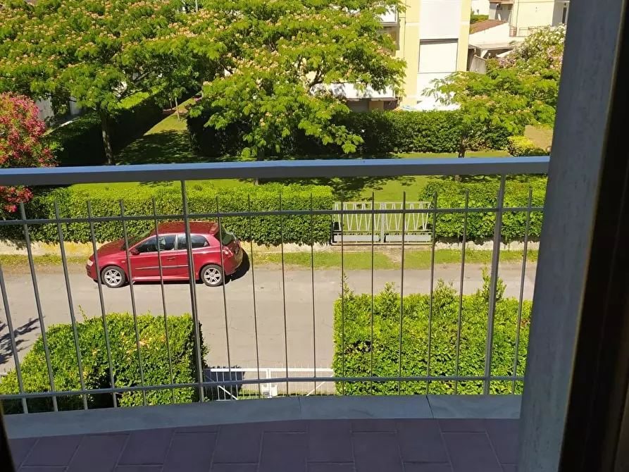 Immagine 1 di Appartamento in affitto  a Camaiore