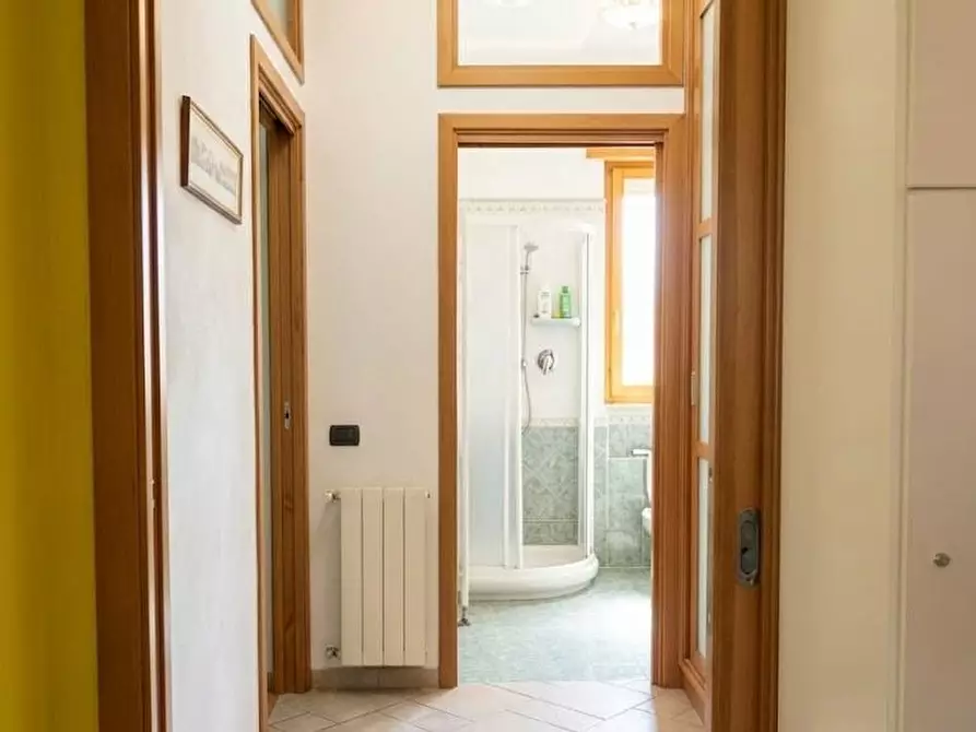 Immagine 6 di Appartamento in affitto  a Camaiore