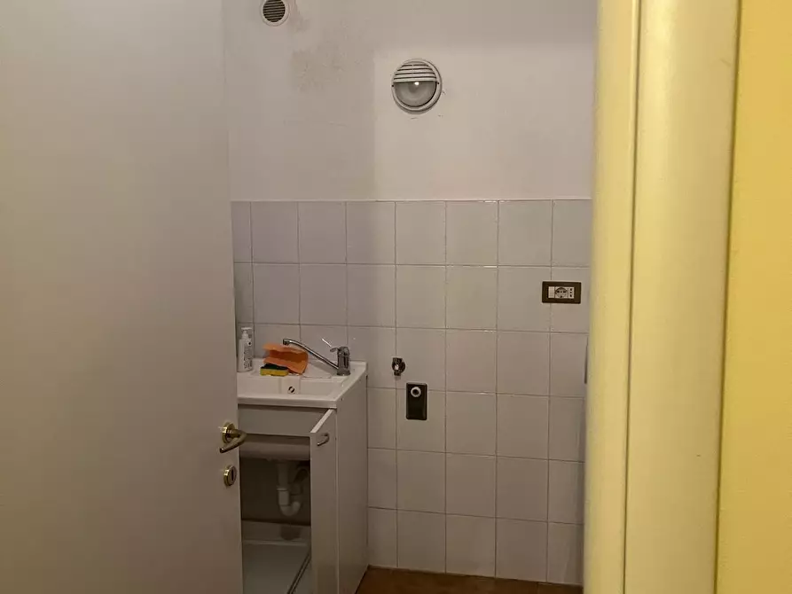 Immagine 11 di Casa indipendente in vendita  a Cascina