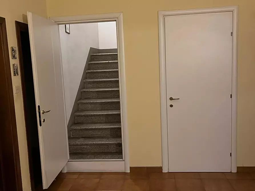 Immagine 13 di Casa indipendente in vendita  a Cascina