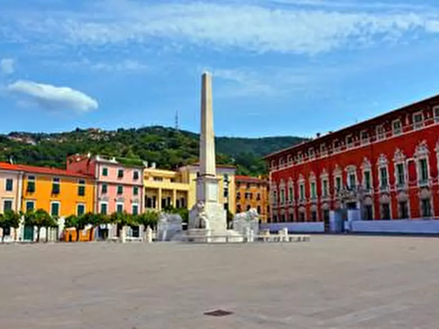 Immagine 1 di Bar / Ristorante in vendita  a Massa