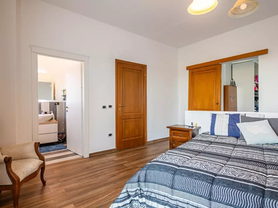 Immagine 34 di Casa indipendente in vendita  a Santa Maria A Monte