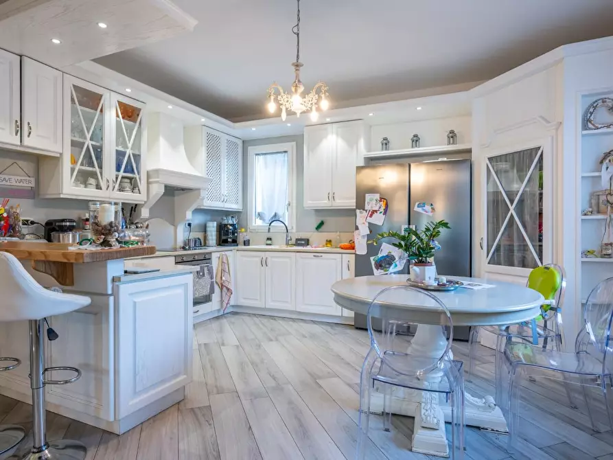 Immagine 9 di Casa indipendente in vendita  a Santa Maria A Monte