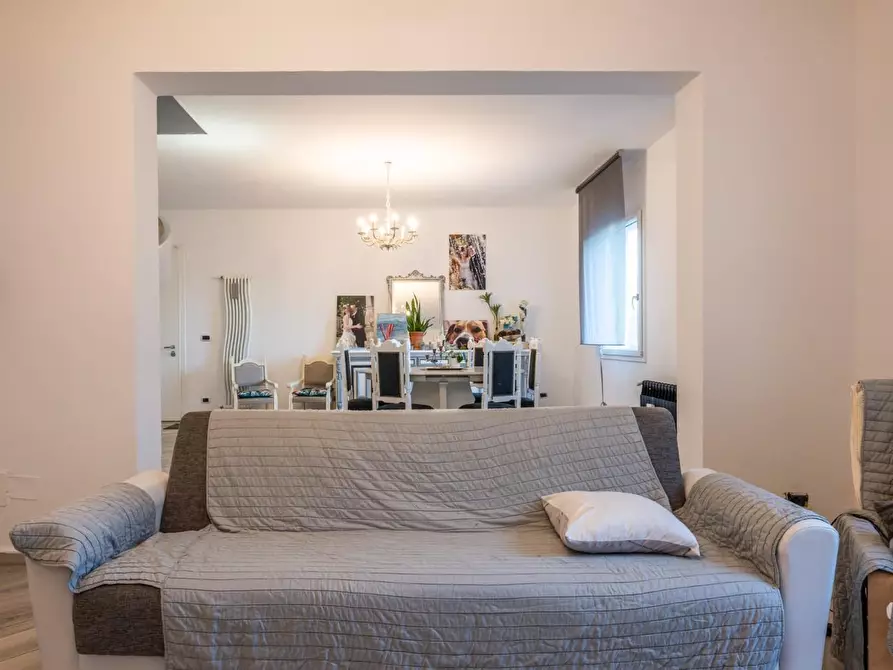 Immagine 18 di Casa indipendente in vendita  a Santa Maria A Monte