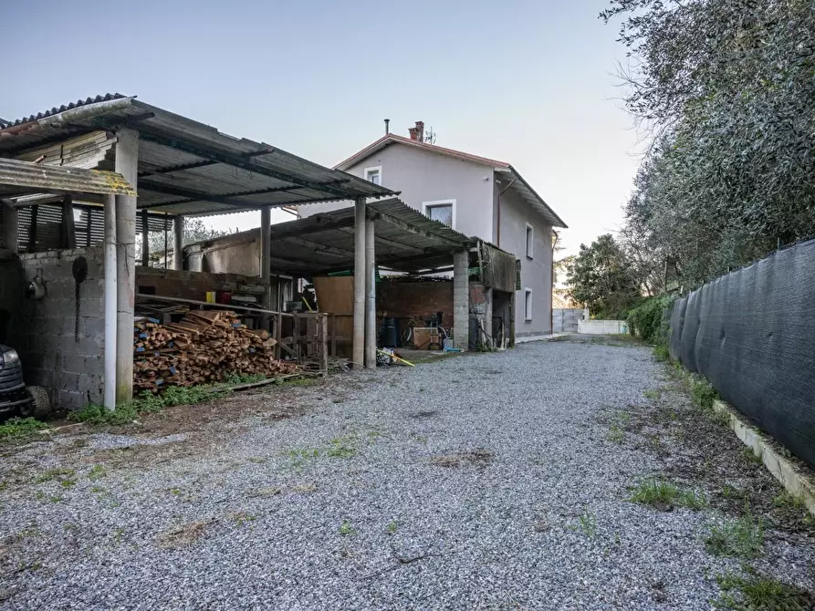 Immagine 5 di Casa indipendente in vendita  a Santa Maria A Monte