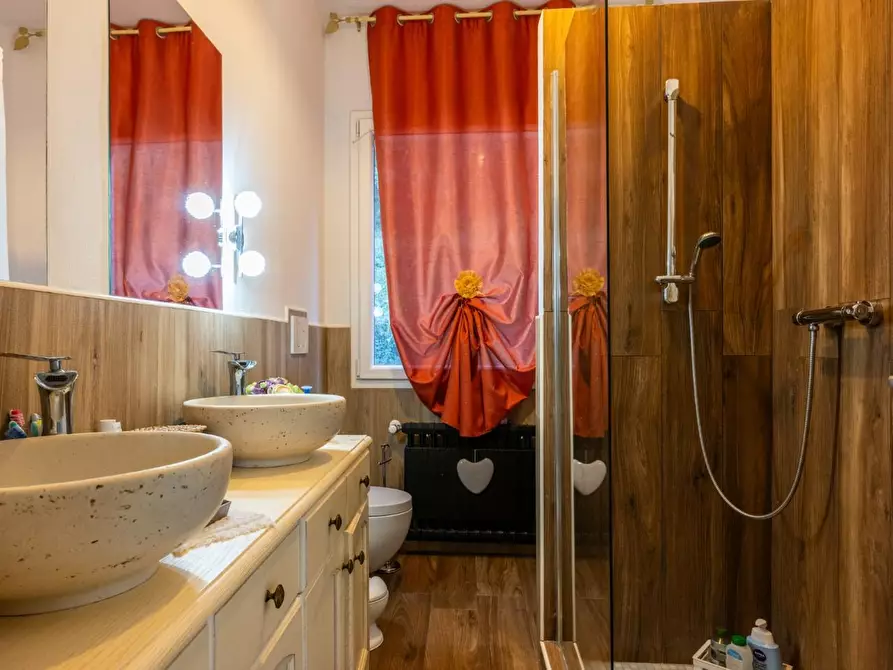 Immagine 19 di Casa indipendente in vendita  a Santa Maria A Monte