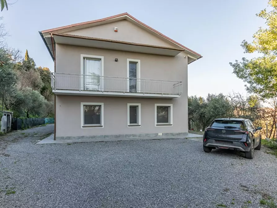 Immagine 1 di Casa indipendente in vendita  a Santa Maria A Monte