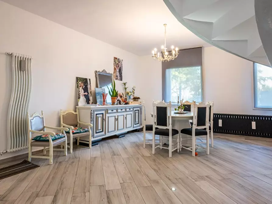 Immagine 13 di Casa indipendente in vendita  a Santa Maria A Monte