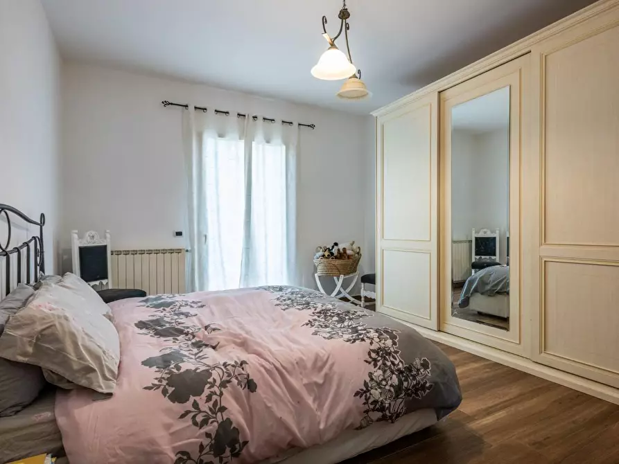 Immagine 24 di Casa indipendente in vendita  a Santa Maria A Monte