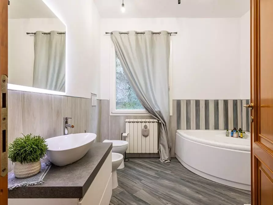 Immagine 22 di Casa indipendente in vendita  a Santa Maria A Monte