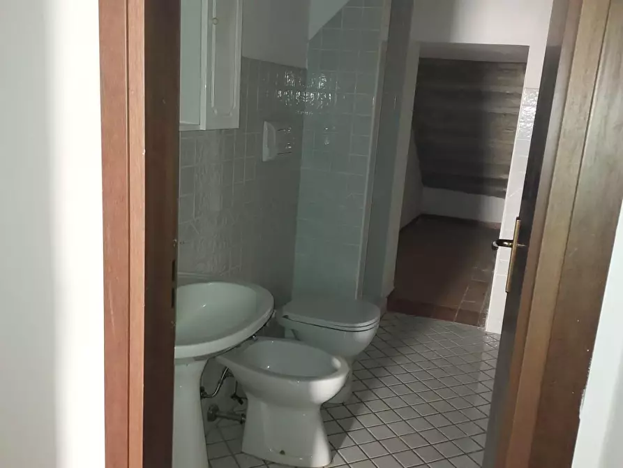 Immagine 27 di Ufficio in vendita  a Ponsacco