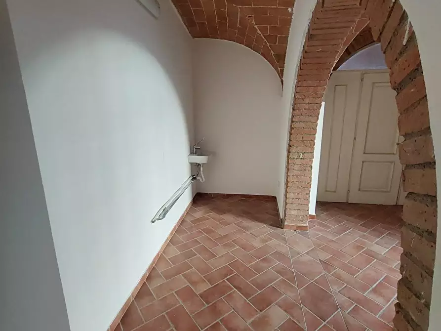 Immagine 20 di Ufficio in vendita  a Ponsacco