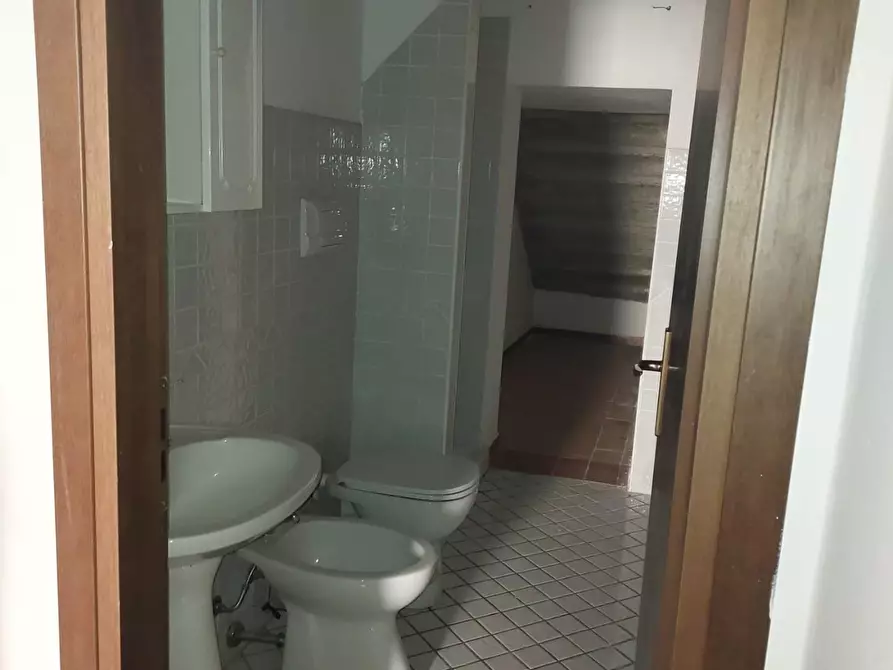 Immagine 6 di Ufficio in vendita  a Ponsacco