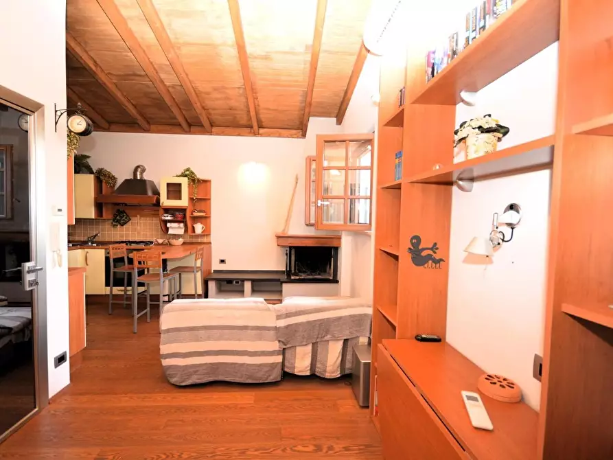 Immagine 4 di Appartamento in vendita  a Massa