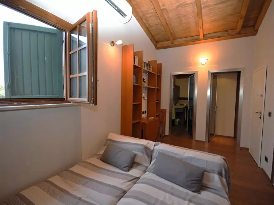 Immagine 5 di Appartamento in vendita  a Massa