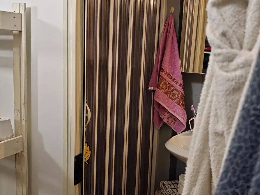 Immagine 12 di Appartamento in vendita  a Carrara