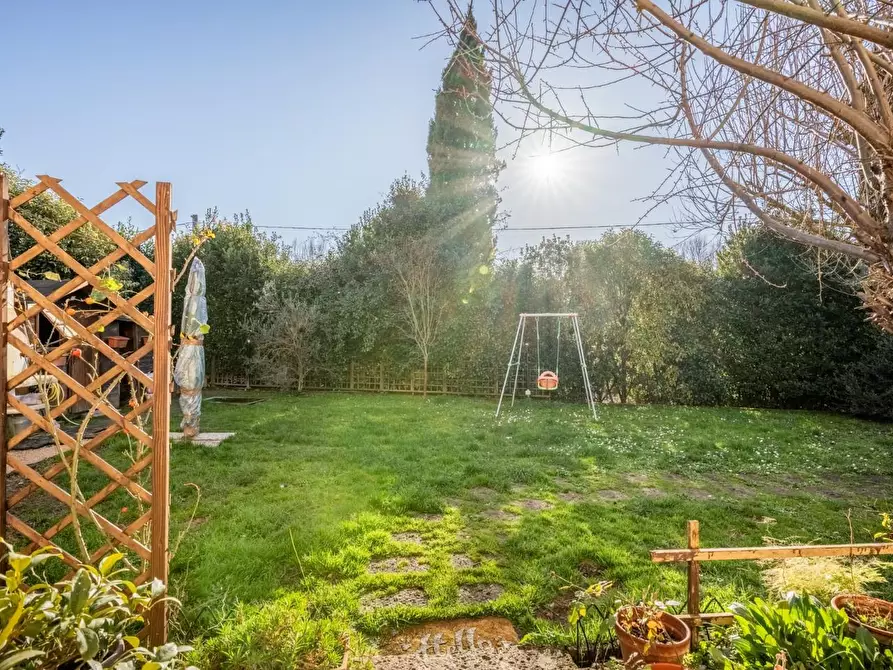 Immagine 33 di Villetta a schiera in vendita  a Crespina Lorenzana