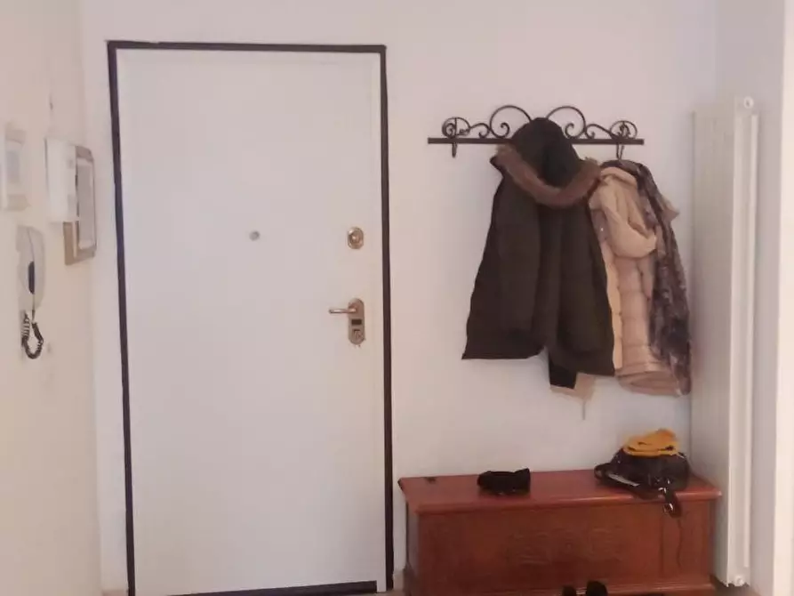 Immagine 2 di Appartamento in vendita  a Carrara