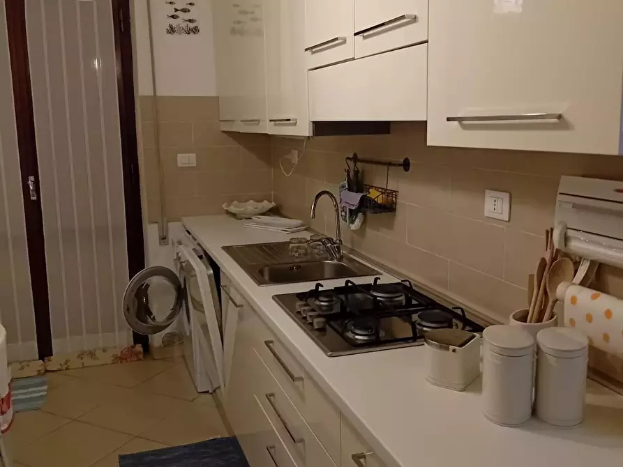 Immagine 3 di Appartamento in vendita  a Carrara