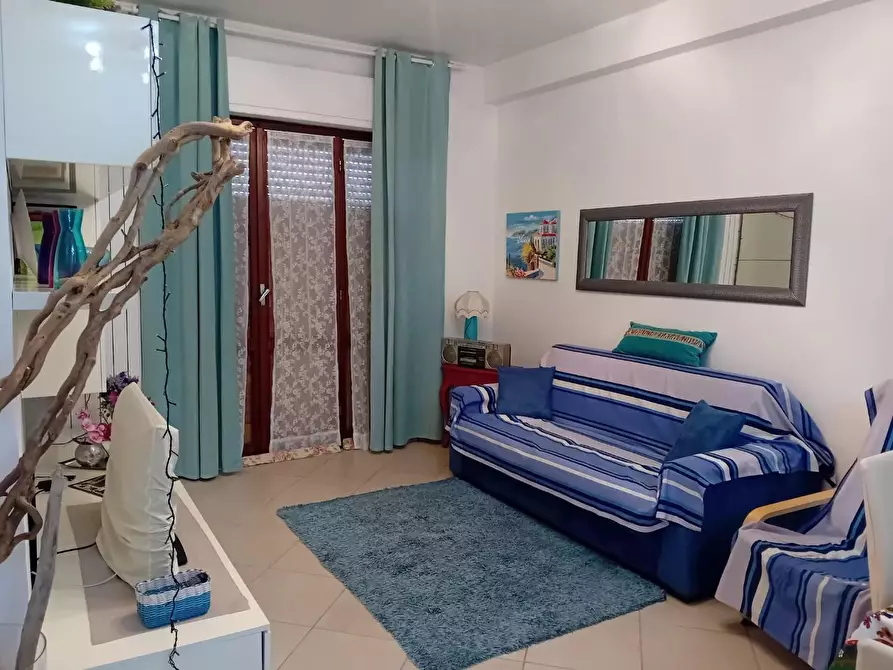 Immagine 1 di Appartamento in vendita  a Carrara