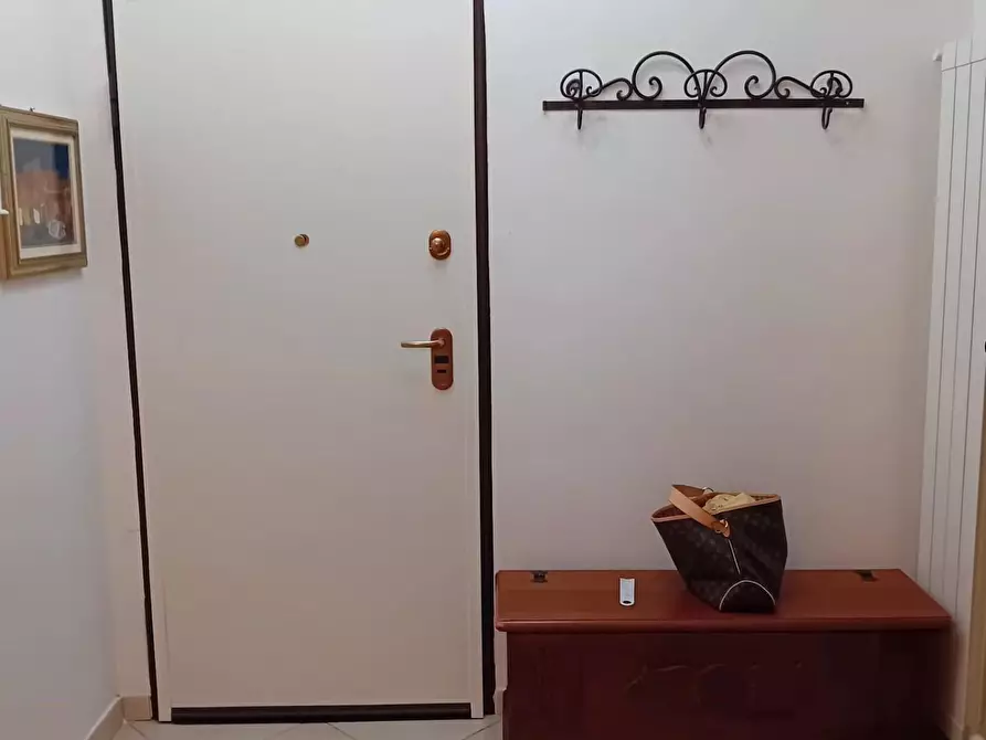 Immagine 2 di Appartamento in vendita  a Carrara