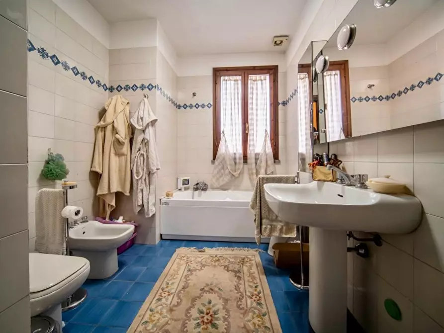 Immagine 17 di Casa bifamiliare in vendita  a San Giuliano Terme