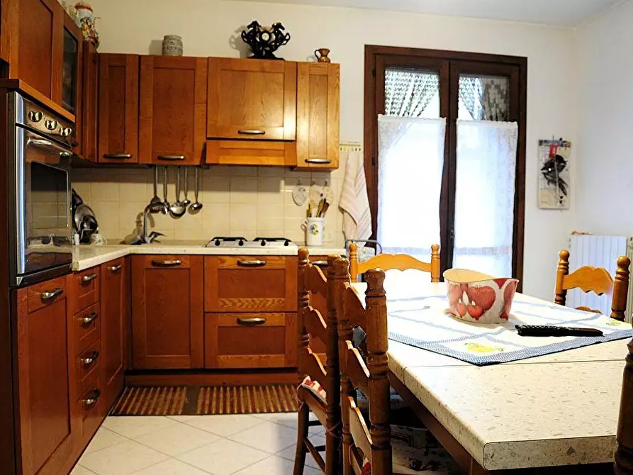 Immagine 6 di Appartamento in vendita  a Colle Di Val D'elsa