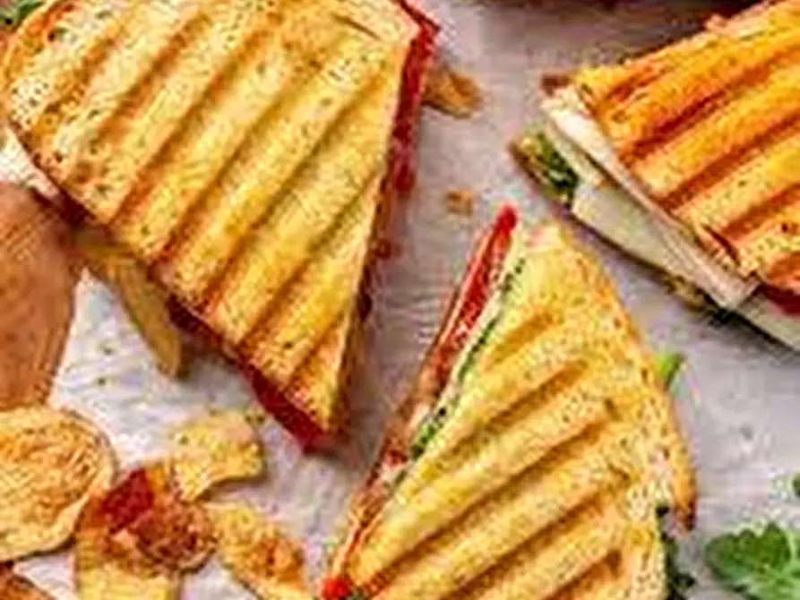 Immagine 2 di Bar / Ristorante in vendita  a Livorno