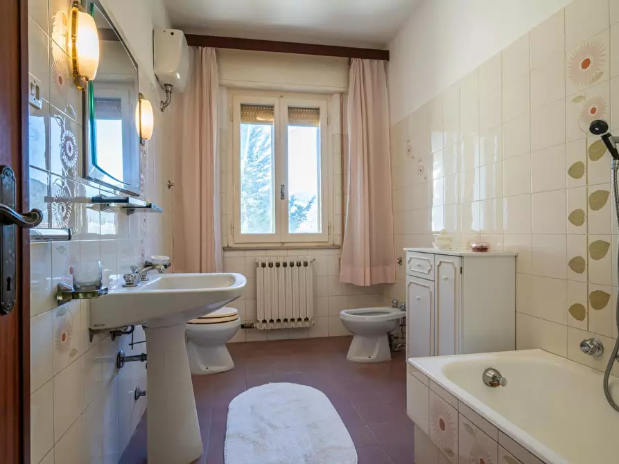 Immagine 18 di Palazzo in vendita  a San Giuliano Terme