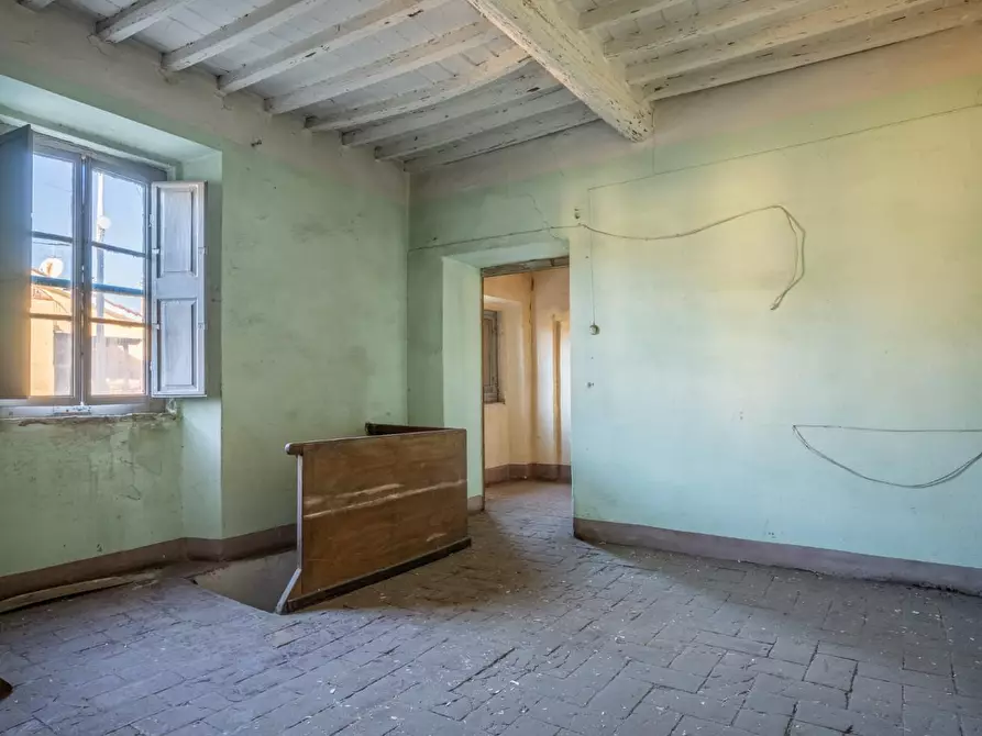 Immagine 23 di Palazzo in vendita  a San Giuliano Terme