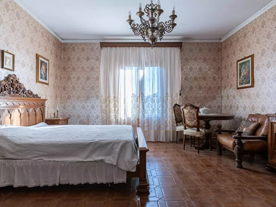 Immagine 11 di Palazzo in vendita  a San Giuliano Terme