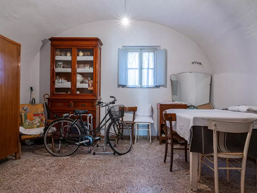 Immagine 12 di Palazzo in vendita  a San Giuliano Terme