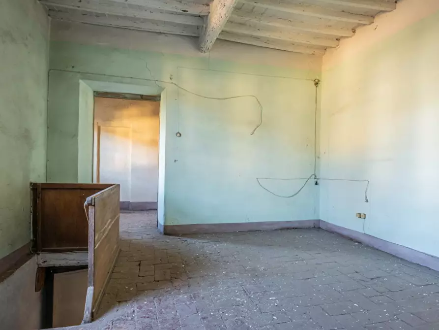 Immagine 22 di Palazzo in vendita  a San Giuliano Terme