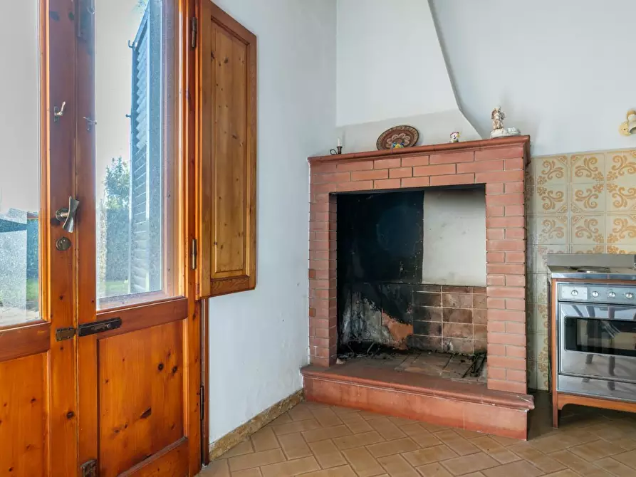 Immagine 9 di Palazzo in vendita  a San Giuliano Terme