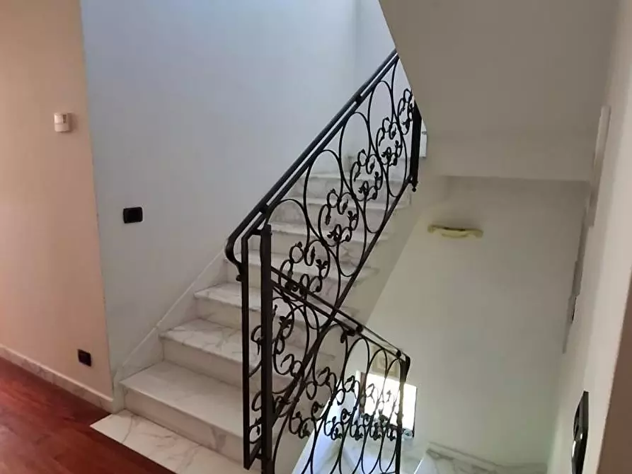 Immagine 11 di Casa bifamiliare in vendita  a Carrara