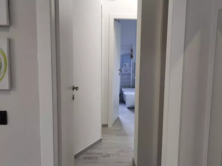 Immagine 5 di Appartamento in vendita  a Viareggio