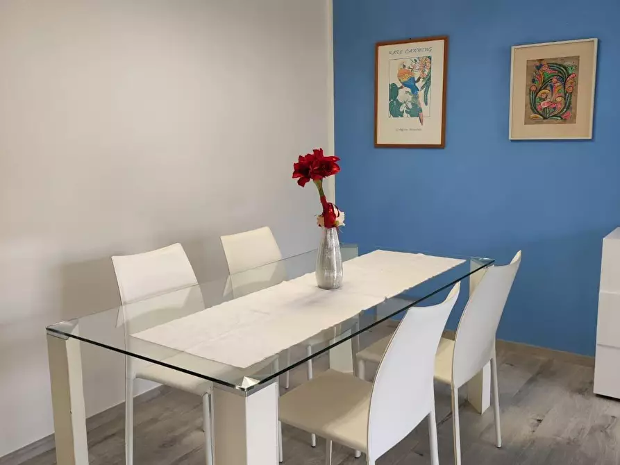 Immagine 2 di Appartamento in vendita  a Viareggio