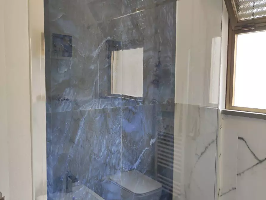 Immagine 15 di Appartamento in vendita  a Viareggio