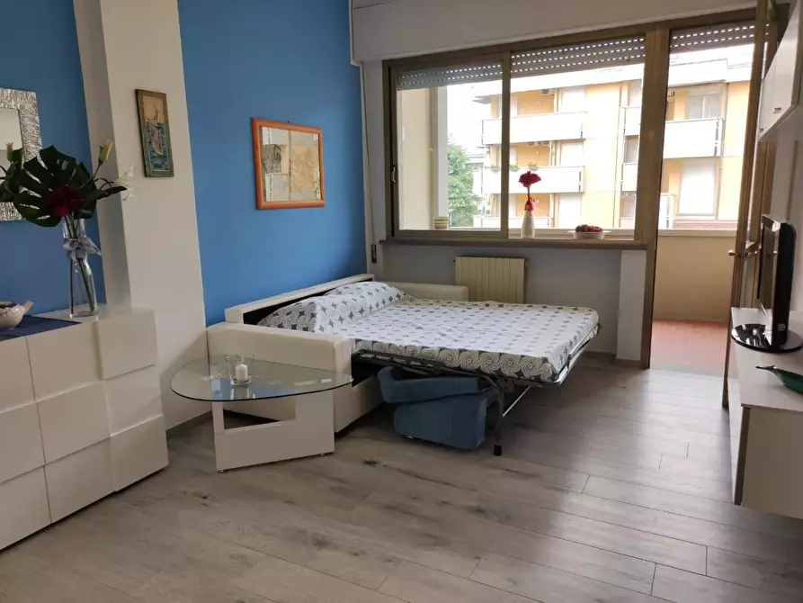 Immagine 27 di Appartamento in vendita  a Viareggio